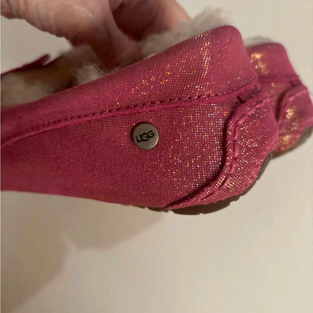 UGG Sz 3 Glittery Pink Bow Sheepskin Lined Moccasins